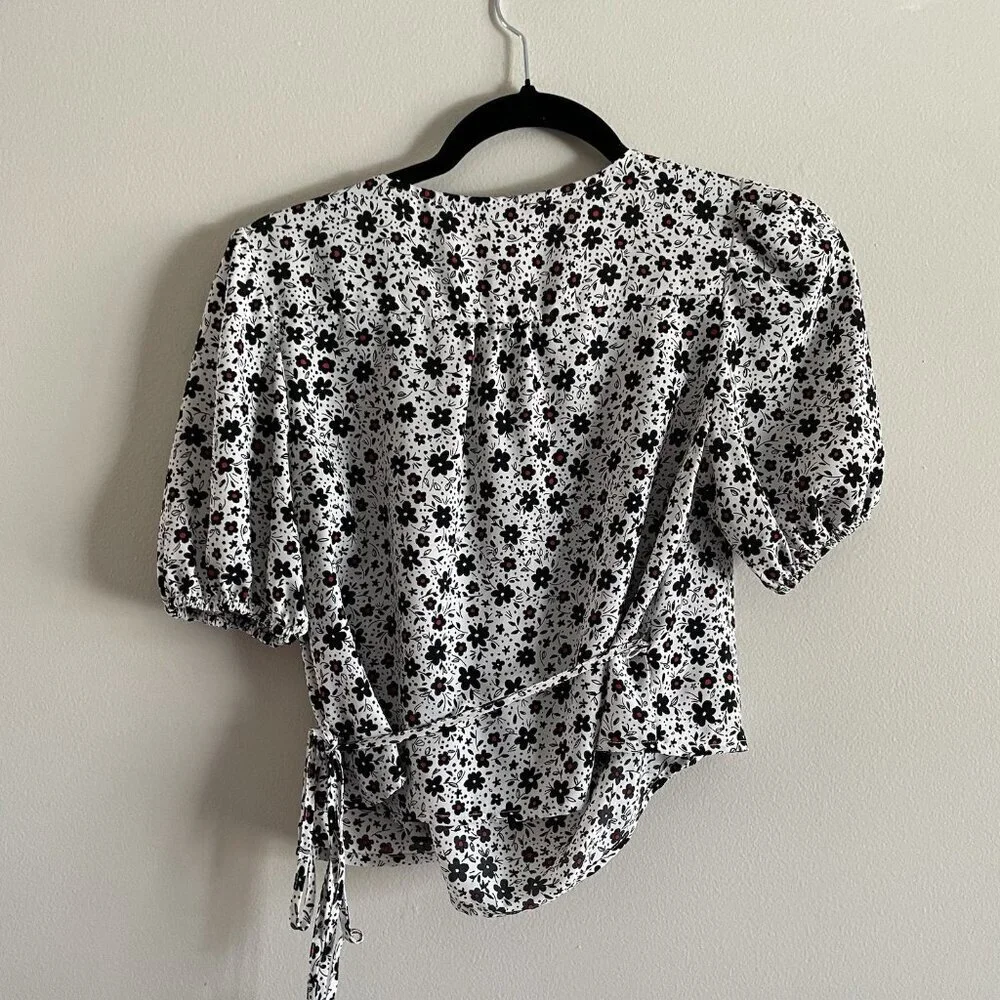 Zara Women S White Ditsy Floral Boho Lightweight Puff Sleeves V-Neck Wrap Blouse